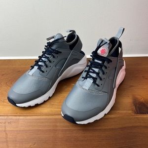 Nike Air Huarache Run Ultra size 9 New in Box
